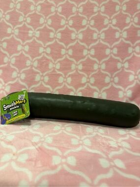 SmushMart Jumbo Squishy Pickle – NEW with Tag